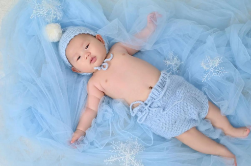 澄迈满月宝宝放屁臭